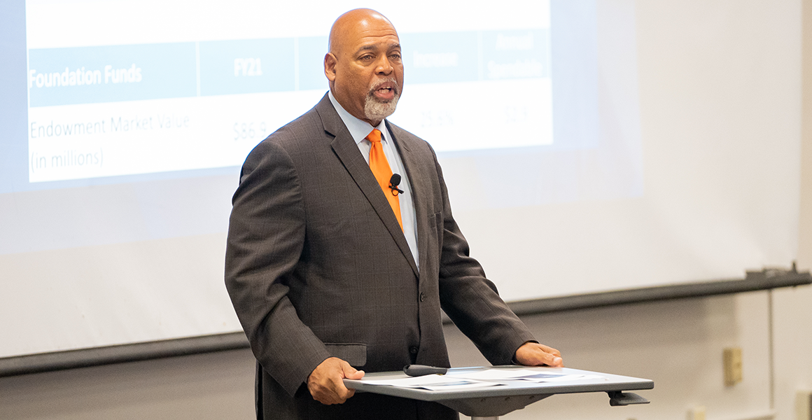 Hub Brown Authors Opinion Column for Students Returning for the UF Spring 2025 Semester