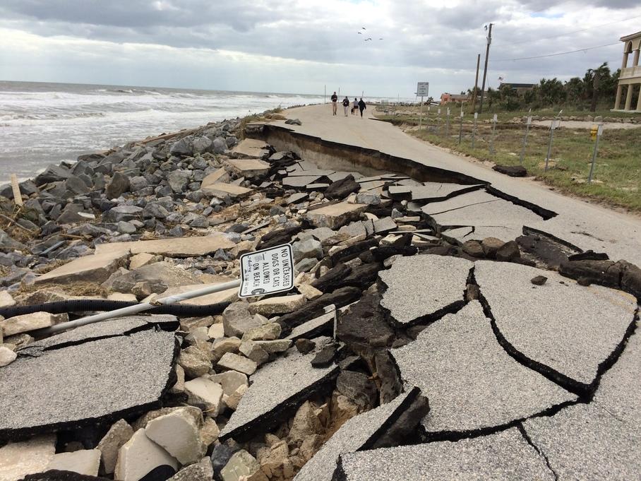 Peak Florida<br/><span style="font-family:gentonabook;">Environmental Journalism class project investigating the intersection of accelerating population growth and weakened growth-management laws in Florida.</span>